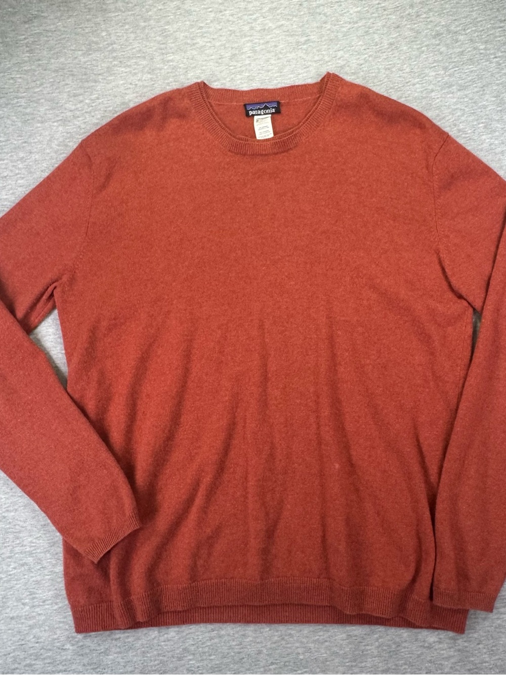 Patagonia 100% Cashmere Men’s Crewneck Sweater Orange Size XL (Look At Pictures)